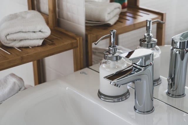 Flo-Essence Plumbing, Hearth and Decor Ltd - Bathroom Faucets